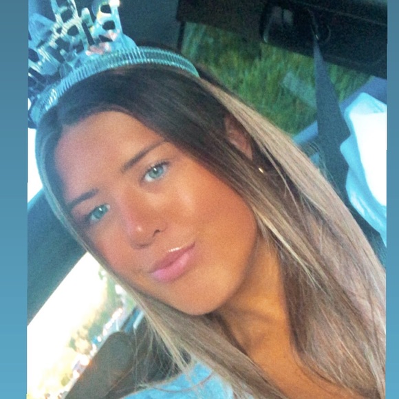 Meet your Posher, Rachel - Picture 1 of 1